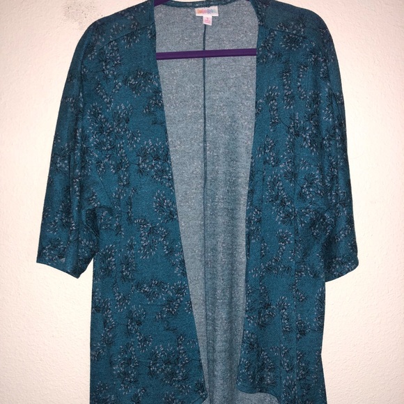 LuLaRoe Sweaters - LuLaRoe floral Lindsay Kimono style cardigan